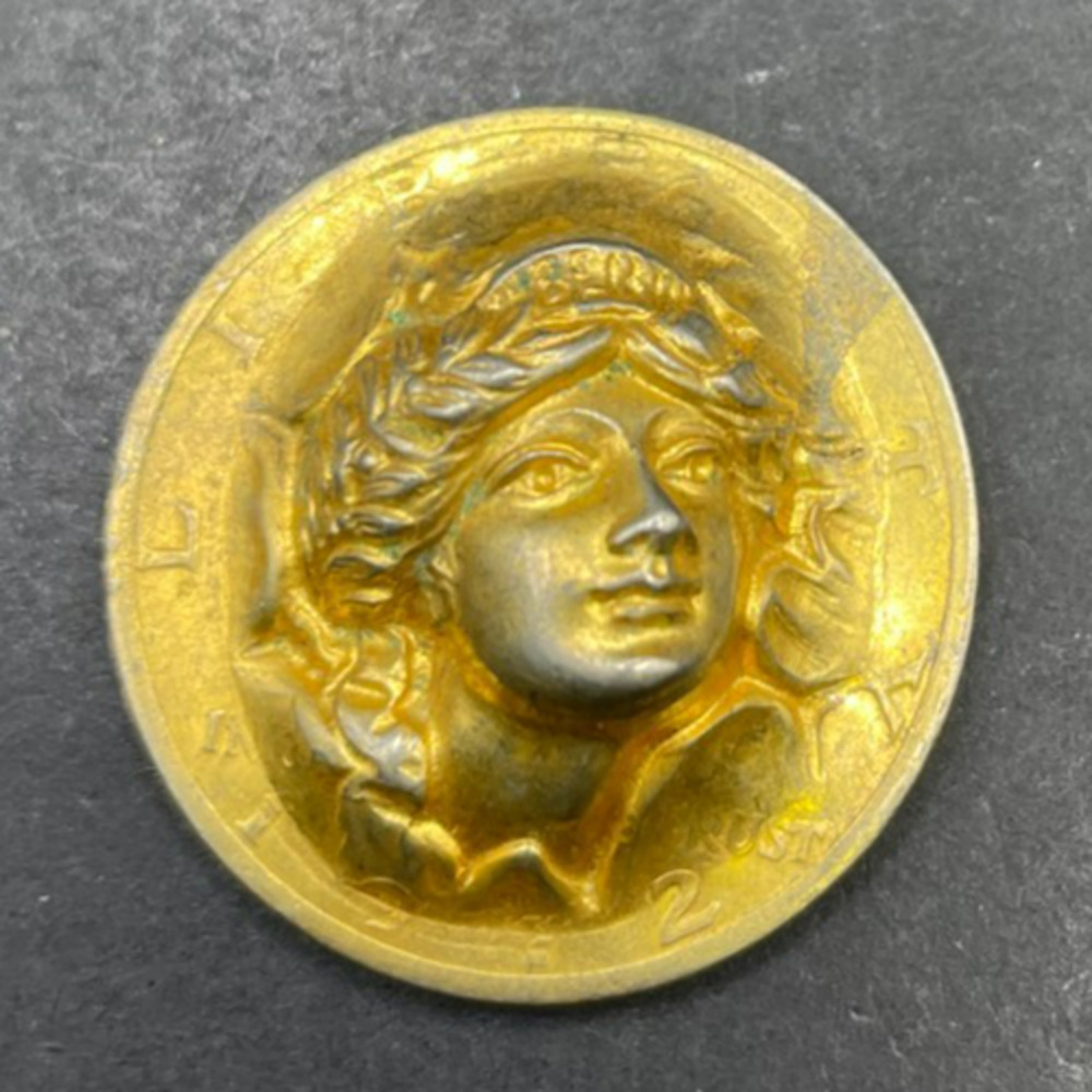 Vintage 3D Pop Out Repousse Coin Lady Liberty US Half Dollar 30mm
